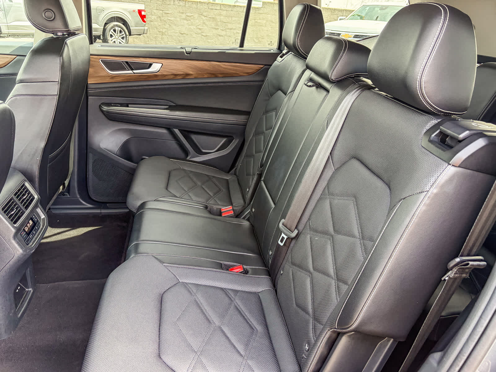 Thumbnail: 2024 Volkswagen Atlas - 17