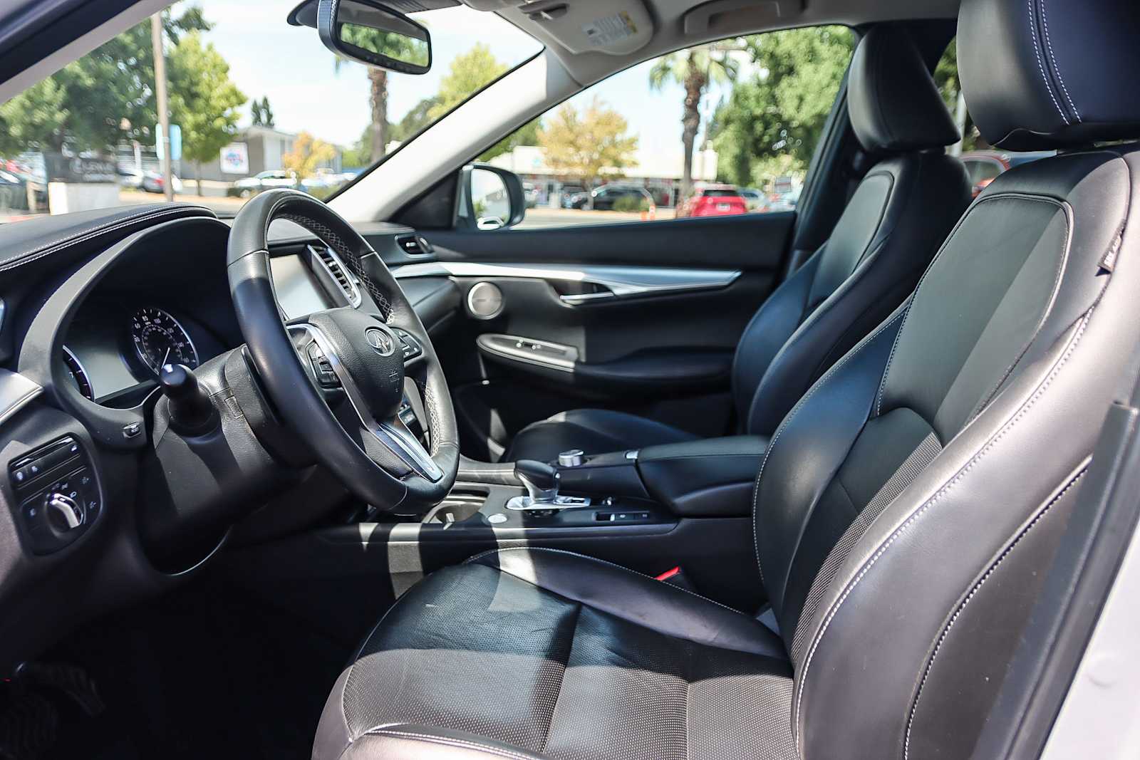 Thumbnail: 2019 INFINITI QX50 - 19