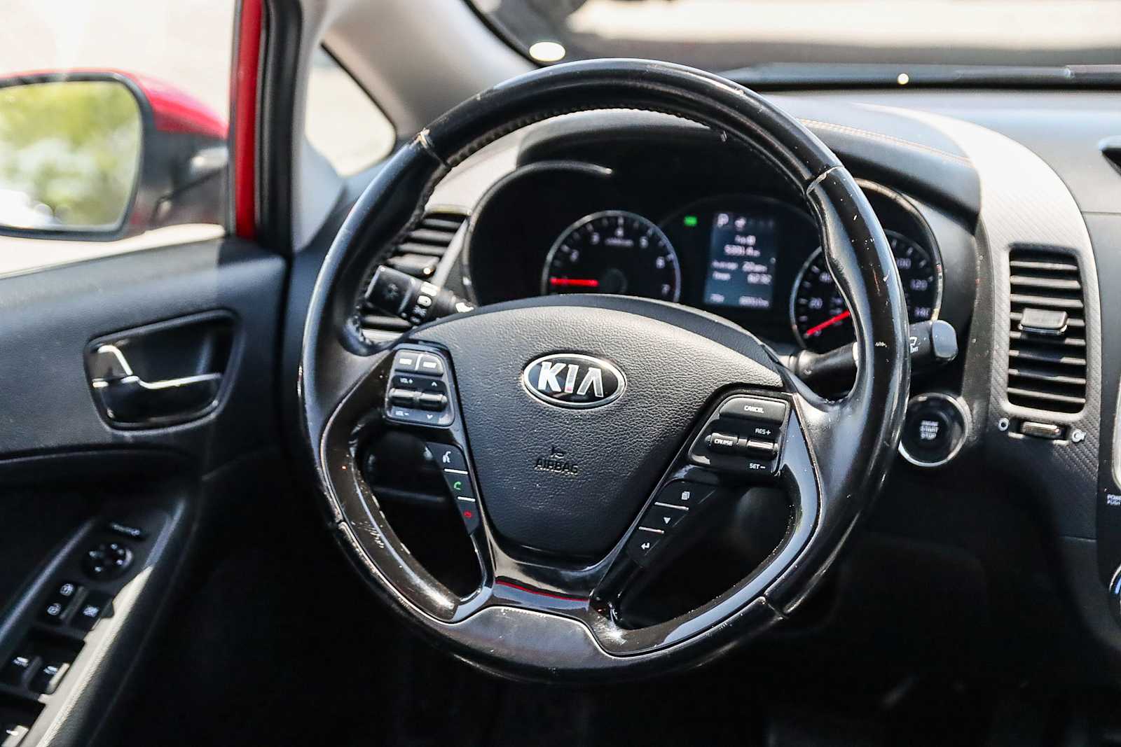 Thumbnail: 2017 Kia Forte - 14