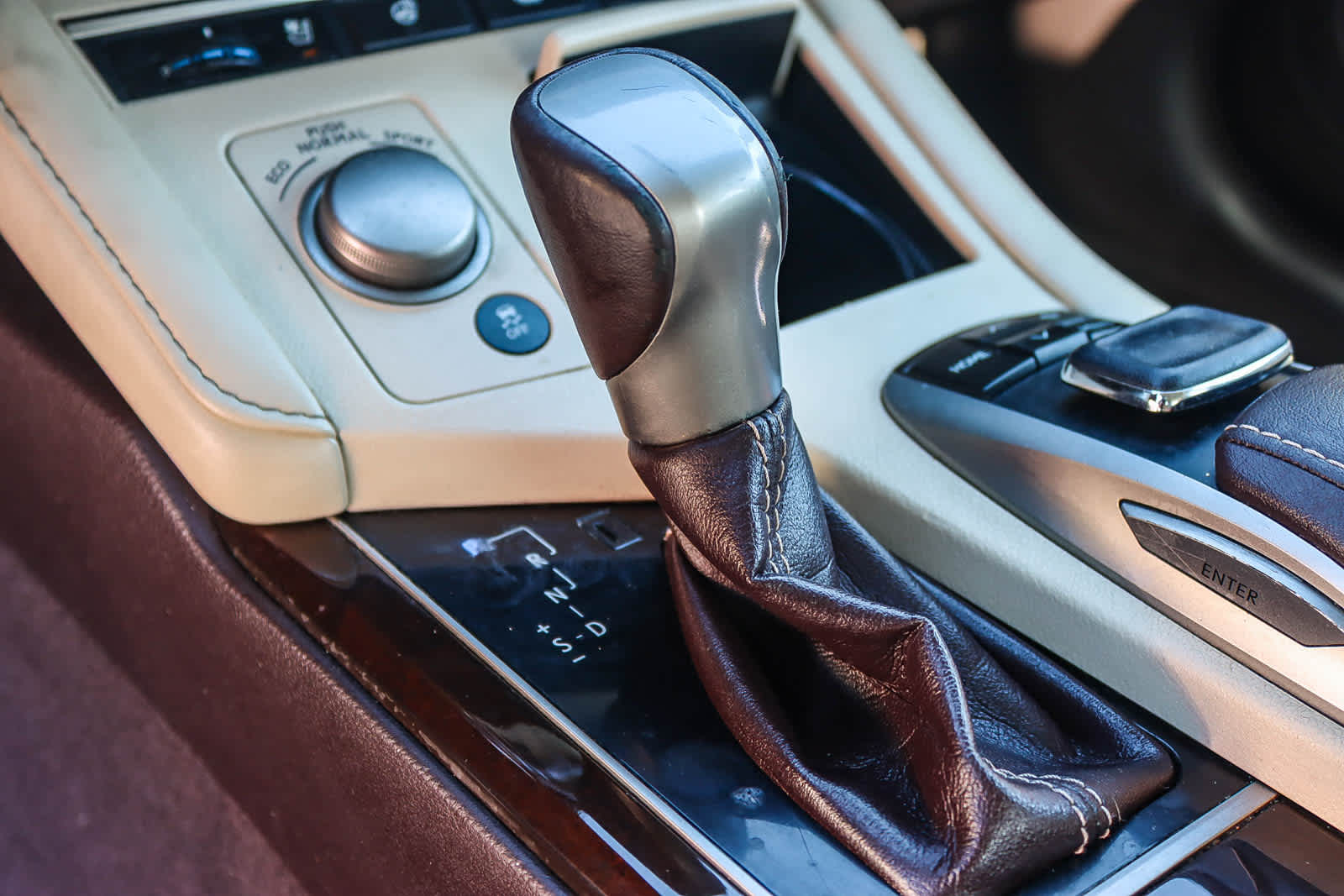 Thumbnail: 2017 Lexus ES - 19