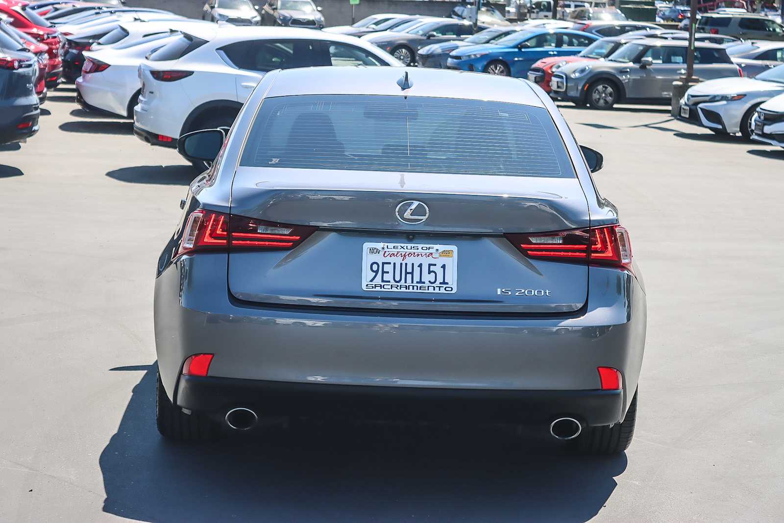 2016 Lexus IS 200t photo 3