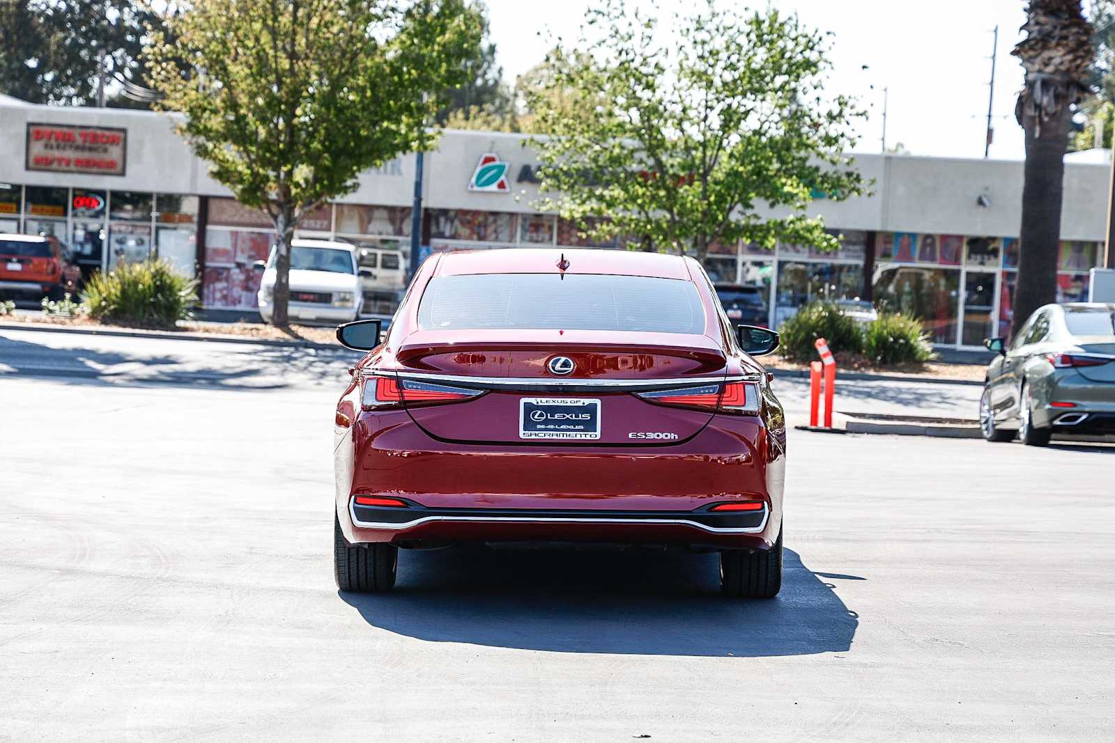 Thumbnail: 2019 Lexus ES - 3