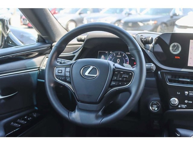 Thumbnail: 2025 Lexus ES - 15