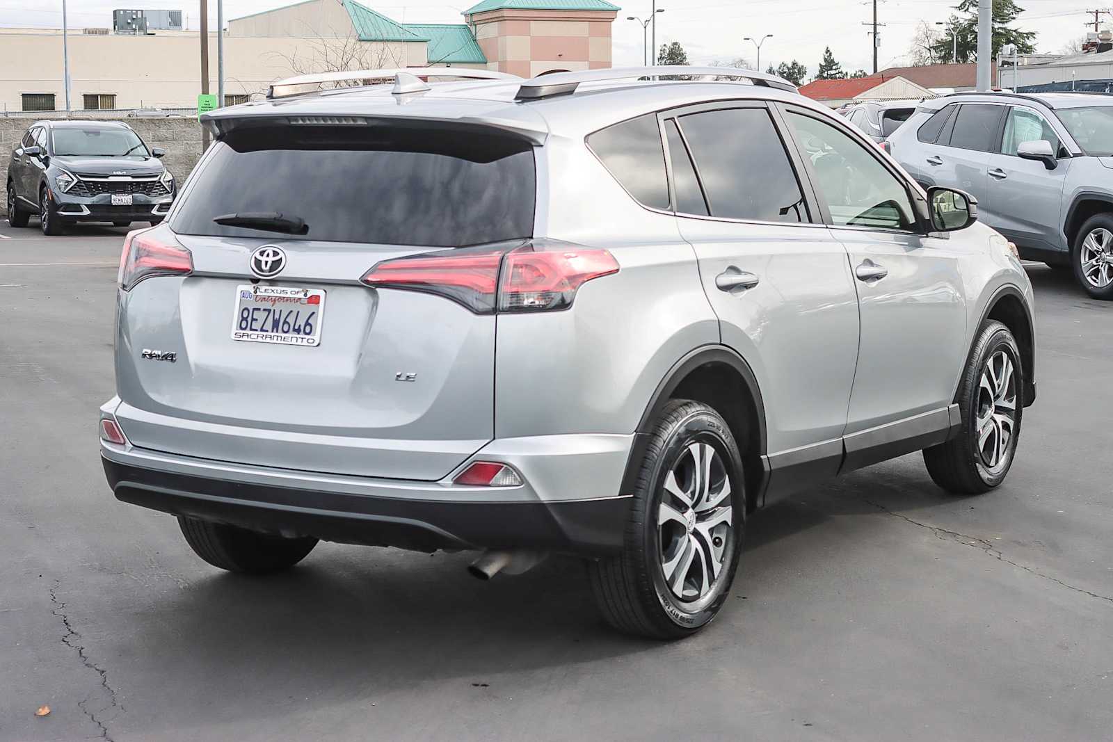 Thumbnail: 2018 Toyota RAV4 - 4