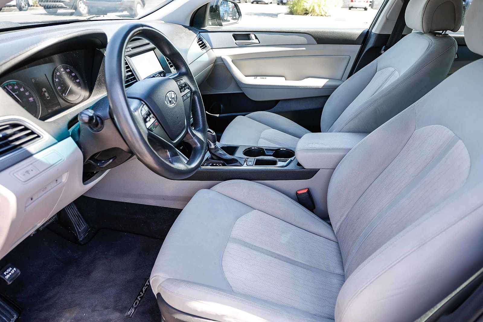 Thumbnail: 2017 Hyundai Sonata - 29