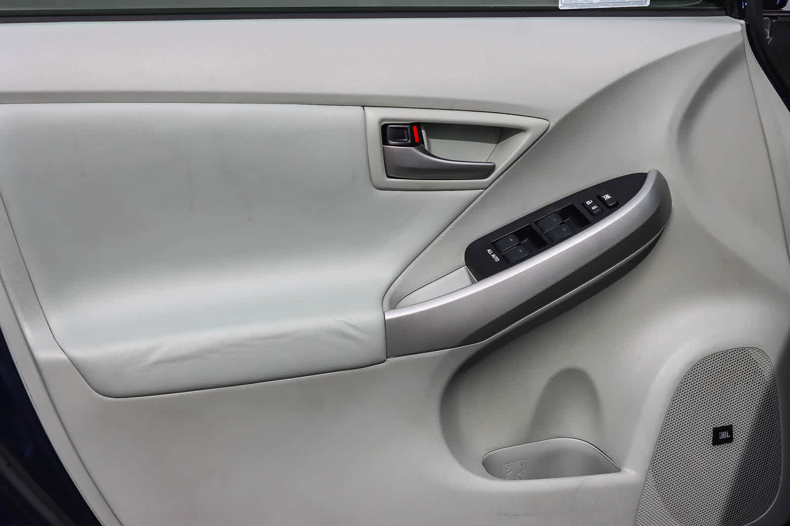 Thumbnail: 2013 Toyota Prius - 19
