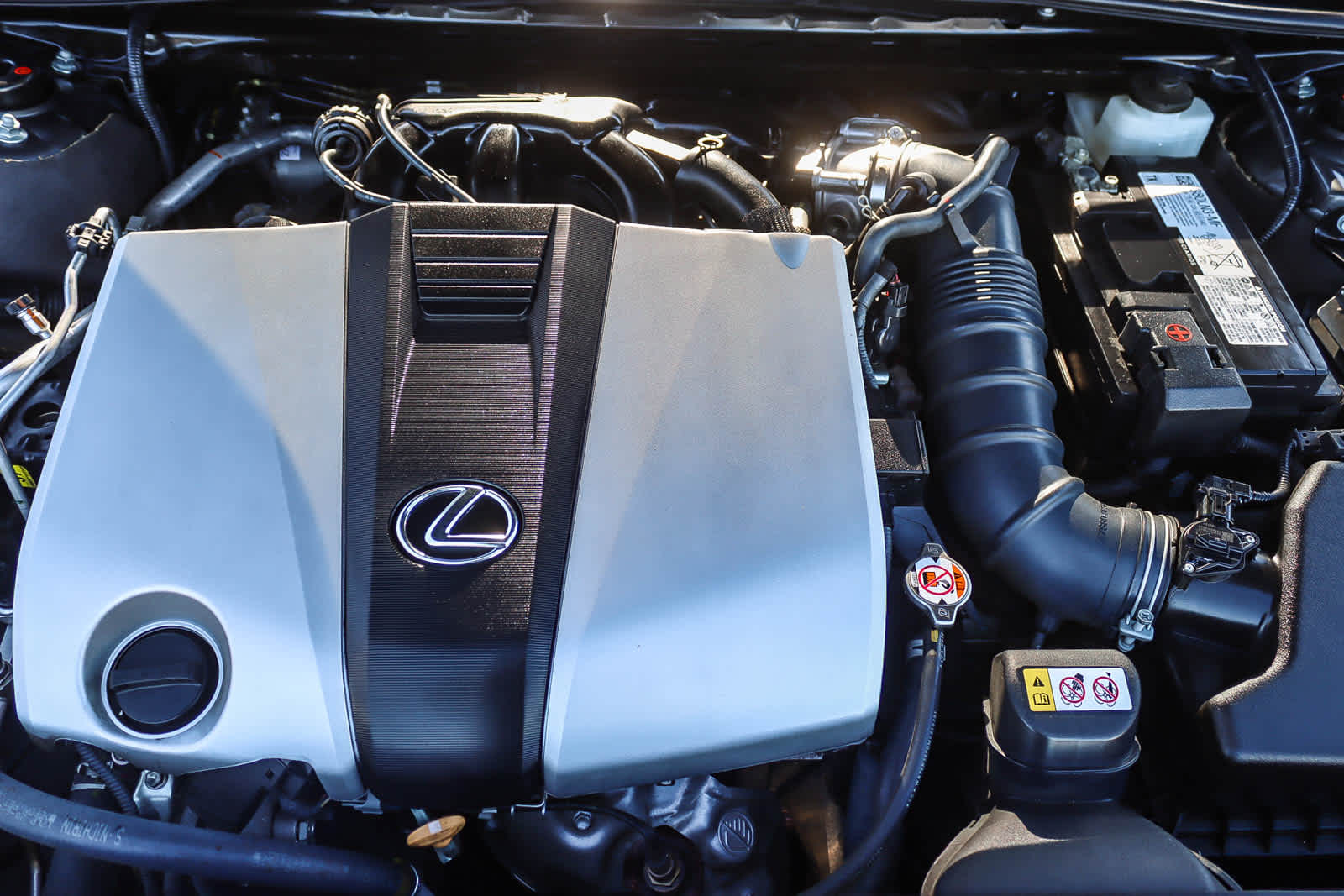 Thumbnail: 2022 Lexus ES - 26