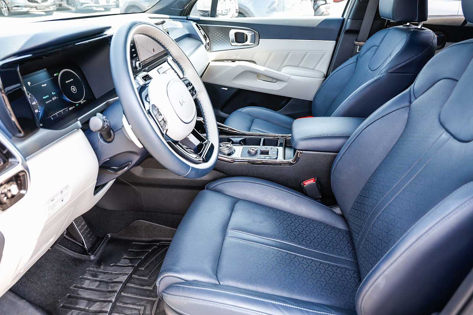 Thumbnail: 2023 Kia Sorento - 30