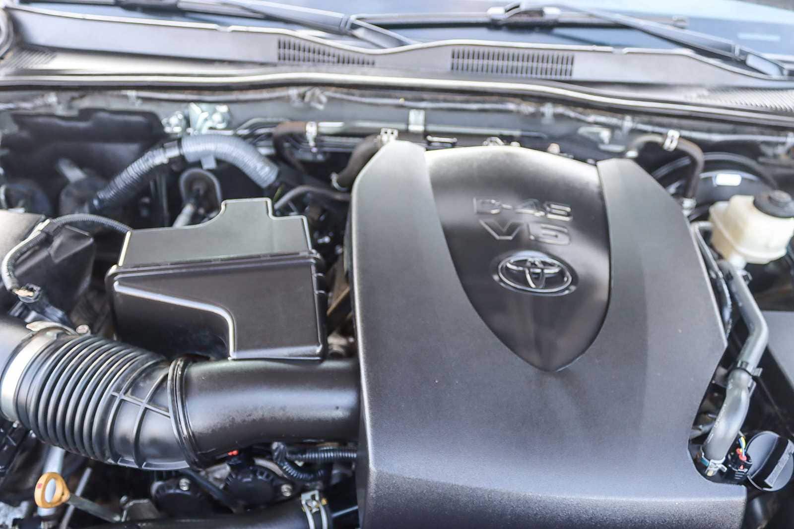 Thumbnail: 2016 Toyota Tacoma - 27