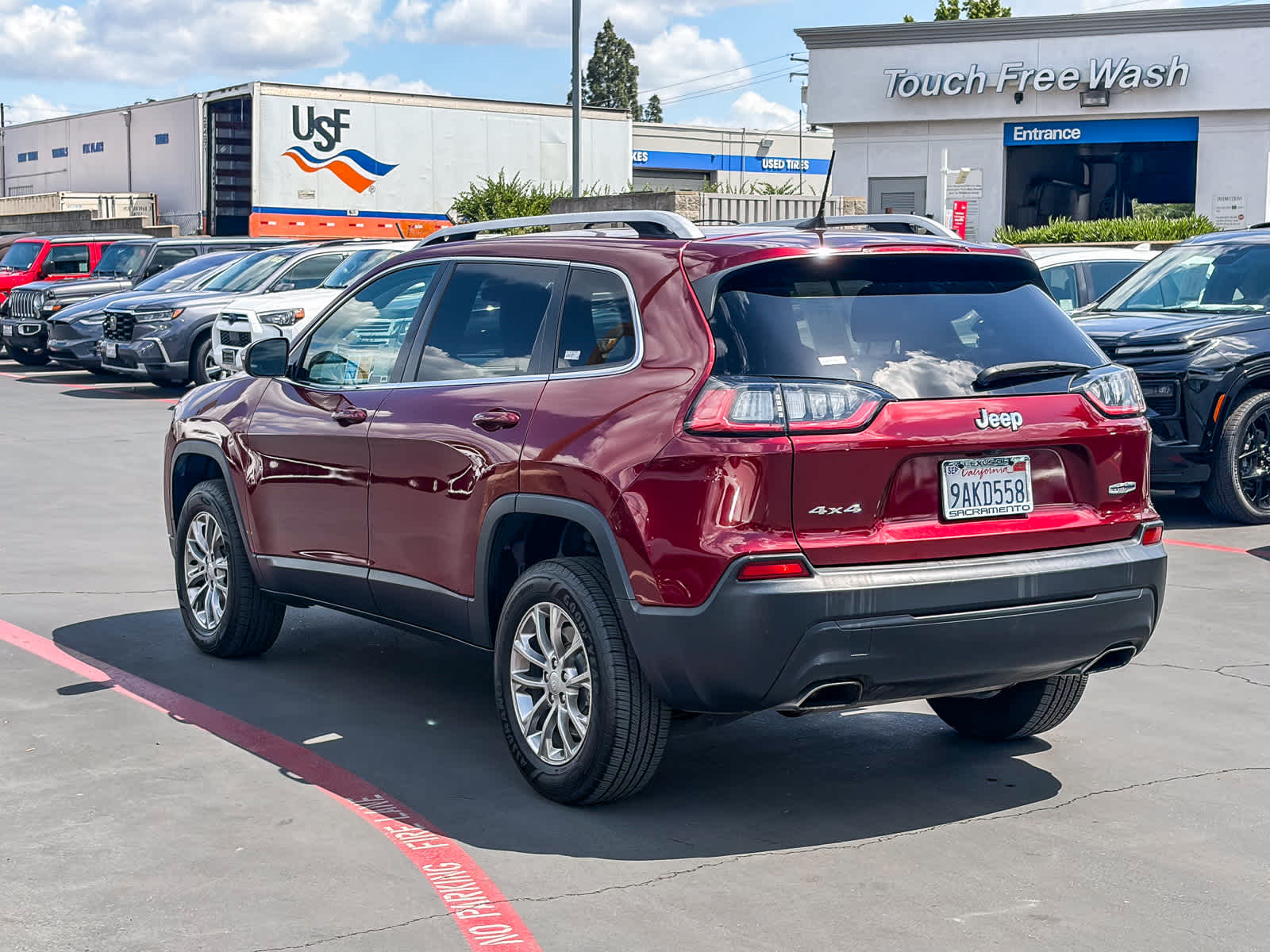 Thumbnail: 2019 Jeep Cherokee - 2