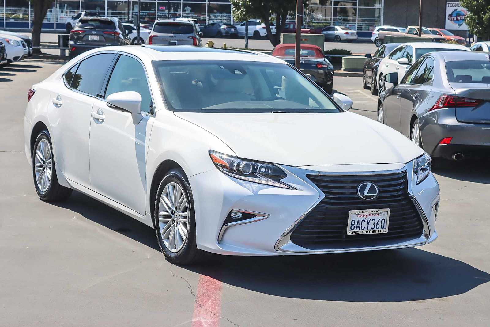 Thumbnail: 2017 Lexus ES - 5