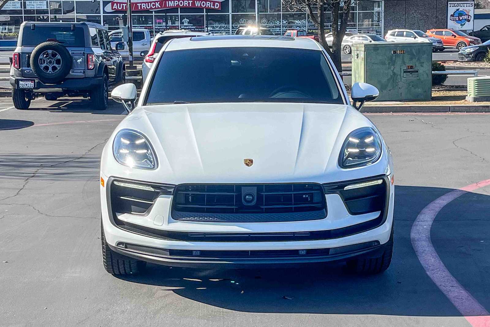 2024 Porsche Macan photo 5