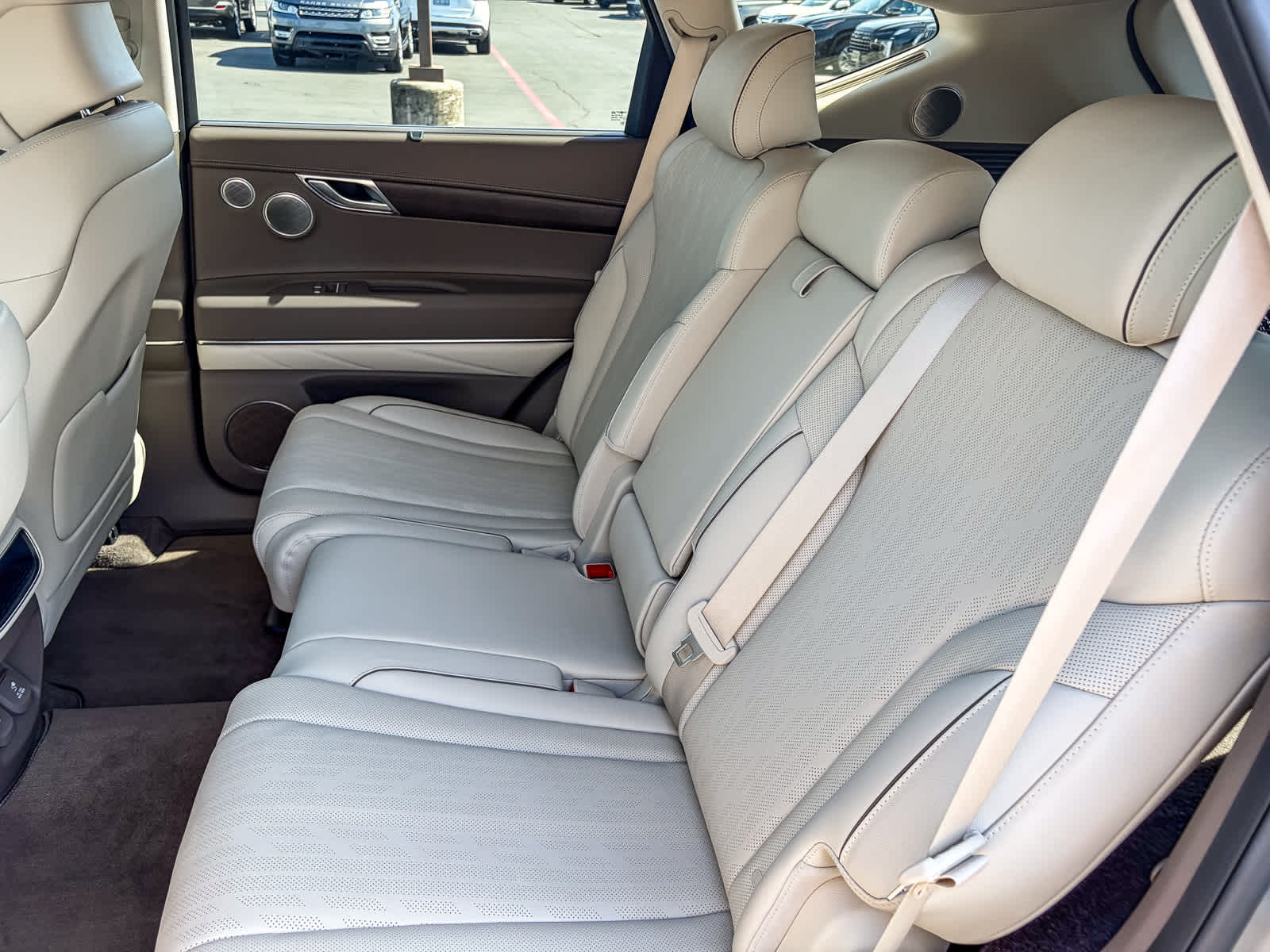 Thumbnail: 2023 Genesis GV80 - 17