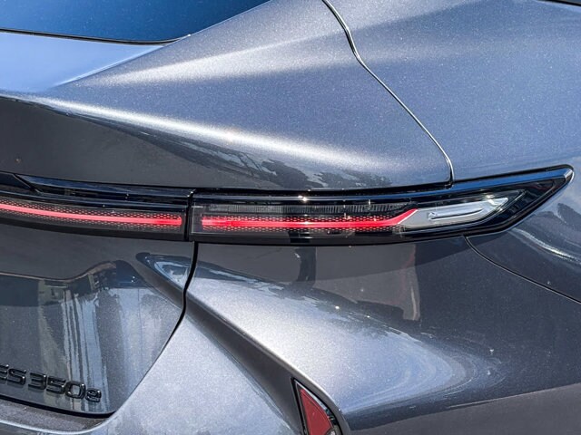 Thumbnail: 2026 Lexus ES - 8