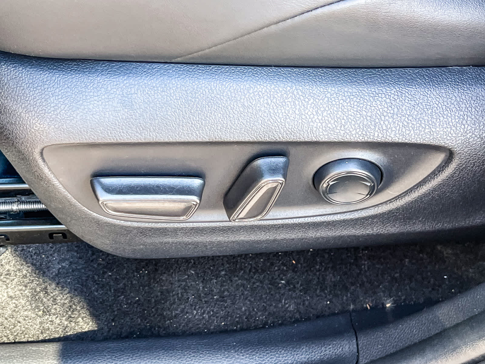 Thumbnail: 2022 Toyota RAV4 - 21