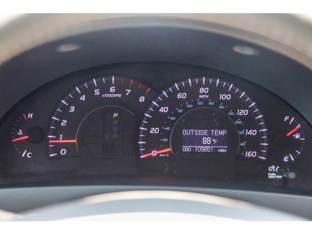 2010 Toyota Camry XLE 22