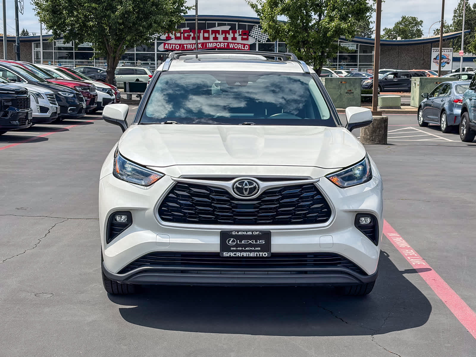 2021 Toyota Highlander XLE photo 5