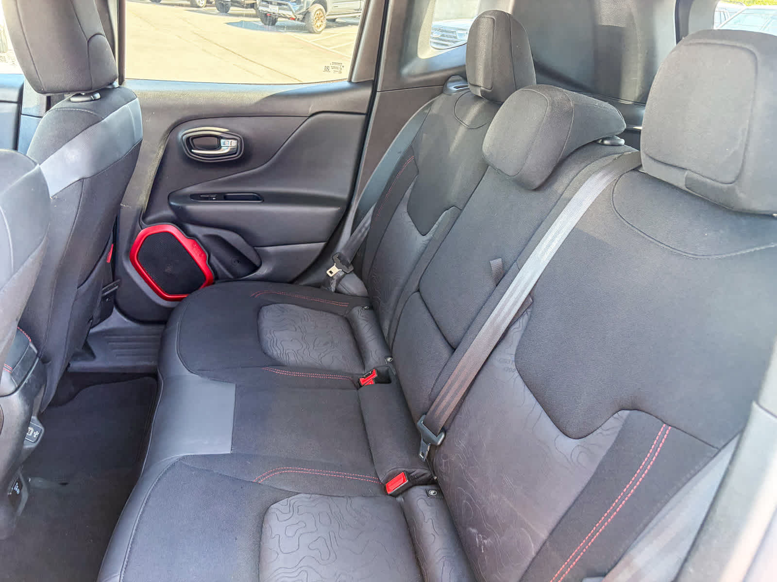 Thumbnail: 2018 Jeep Renegade - 17