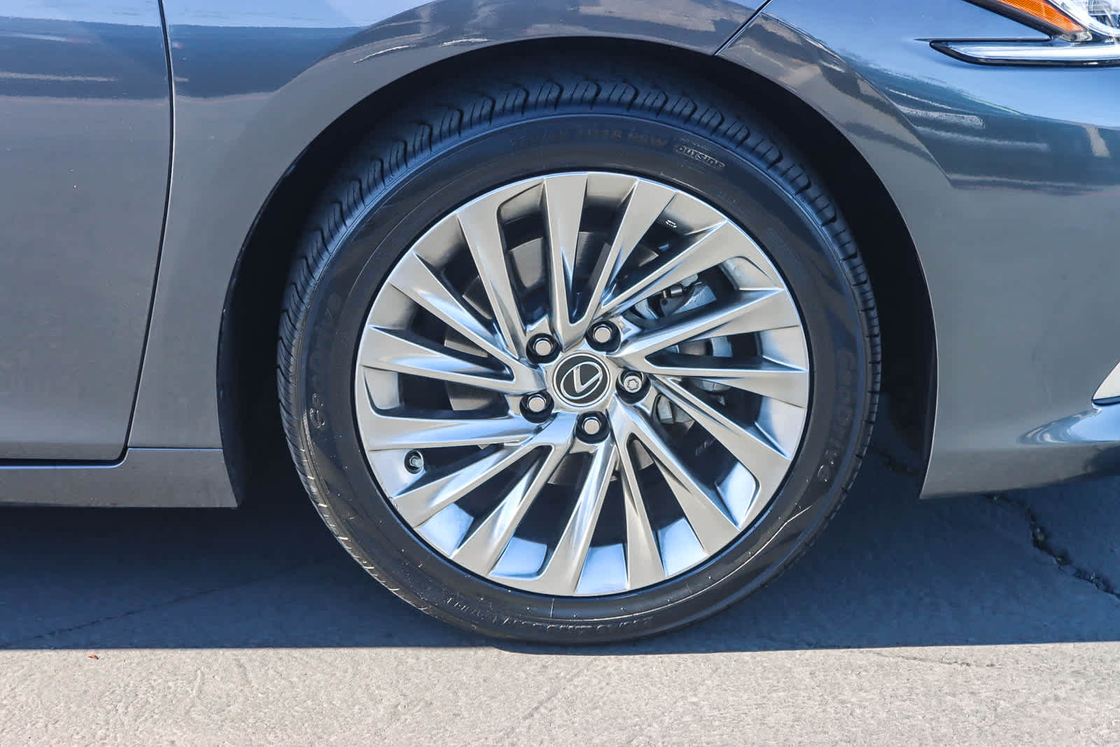 Thumbnail: 2022 Lexus ES - 9