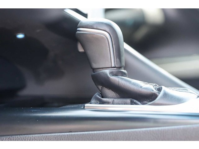 2018 Toyota Camry XSE 21