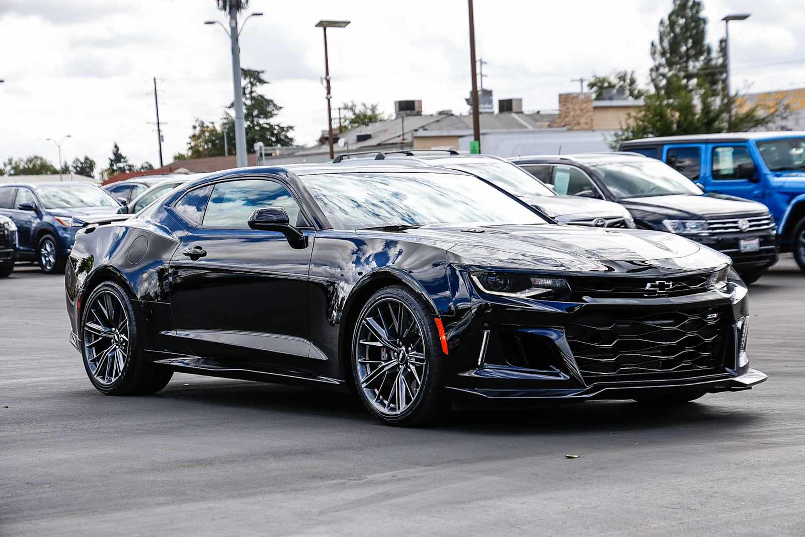 Thumbnail: 2017 Chevrolet Camaro - 5