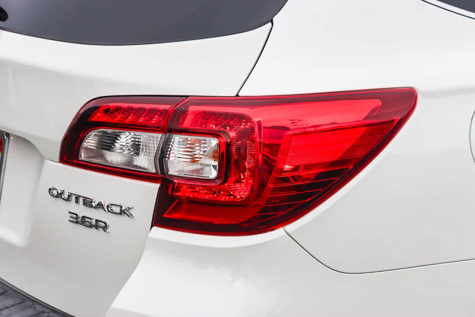 Thumbnail: 2017 Subaru Outback - 8