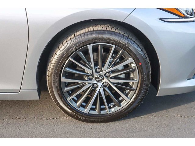 Thumbnail: 2025 Lexus ES - 9