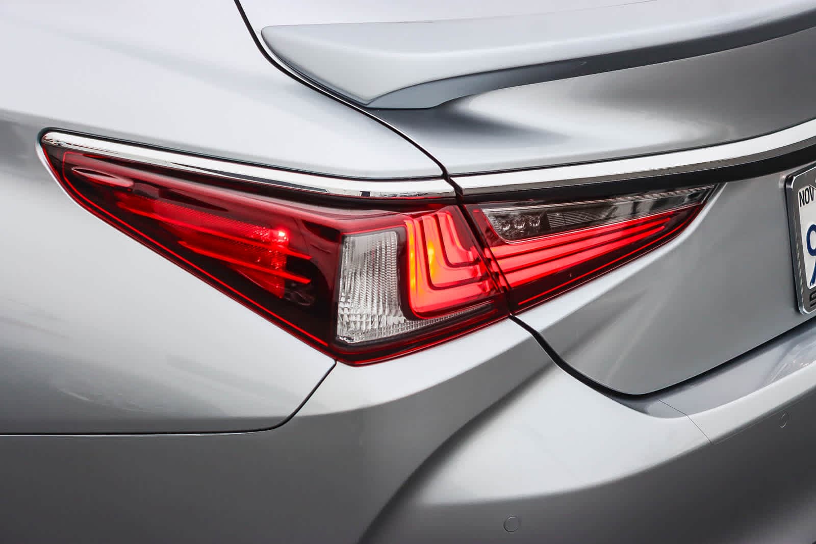 Thumbnail: 2025 Lexus ES - 8