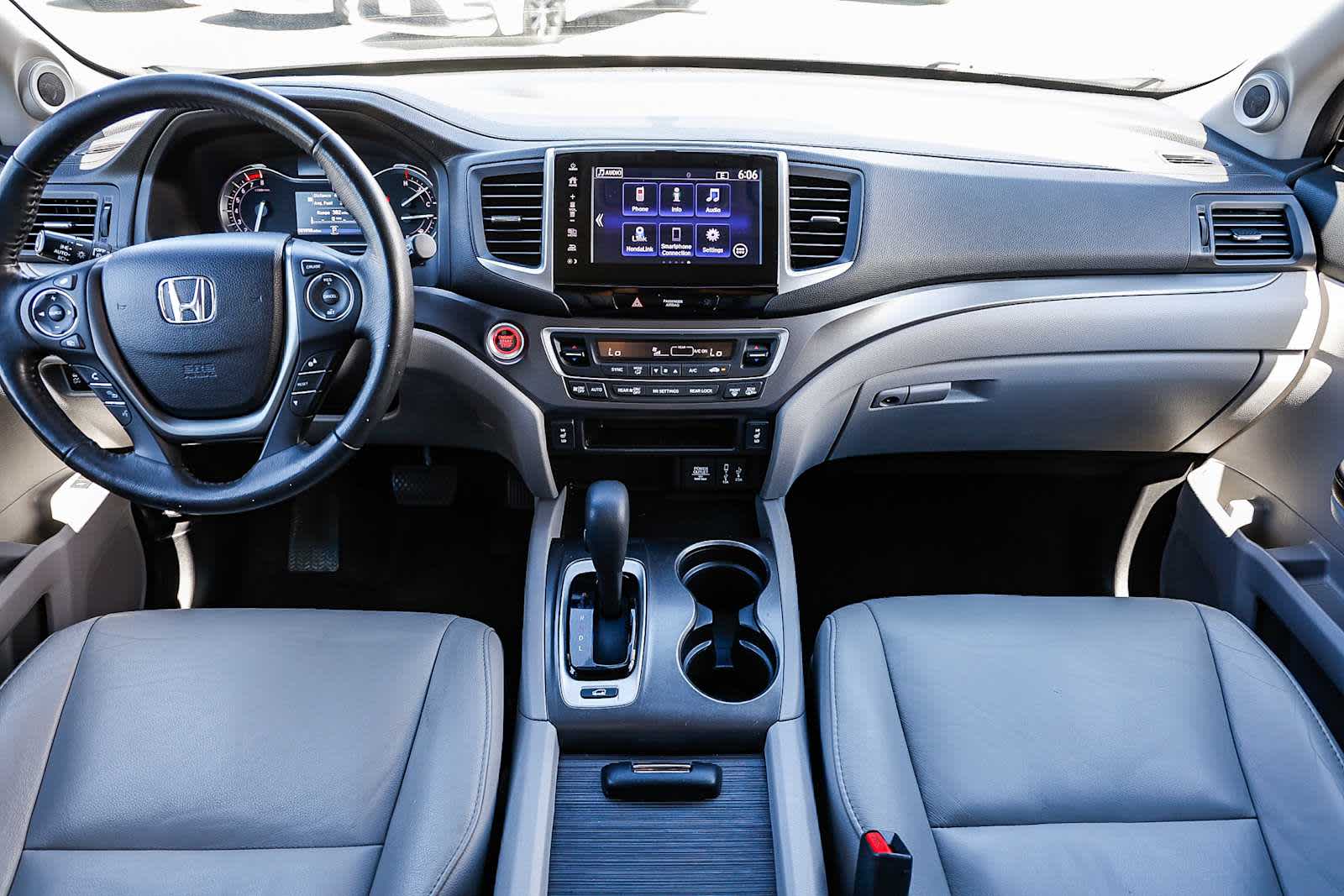 Thumbnail: 2017 Honda Pilot - 27