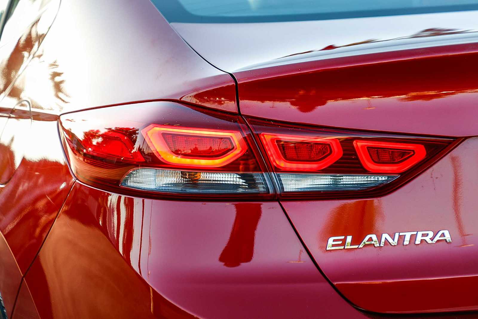 Thumbnail: 2017 Hyundai Elantra - 8