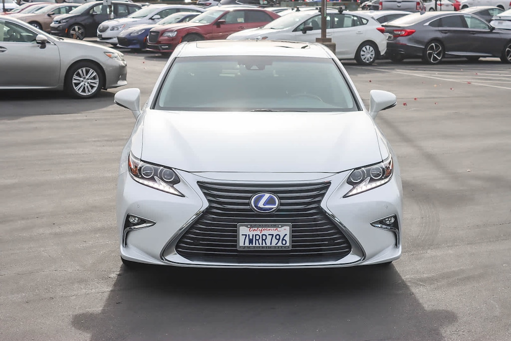 Used 2017 Lexus ES 300h Sedan
