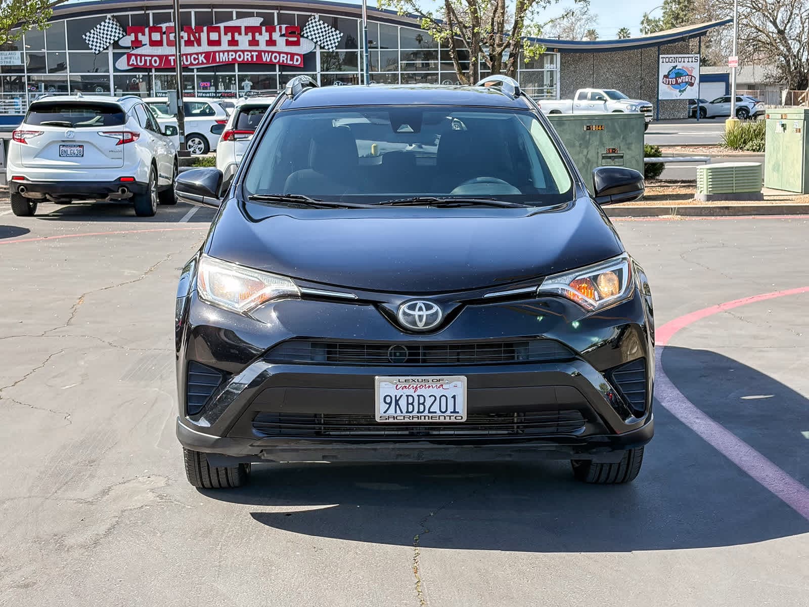 Thumbnail: 2017 Toyota RAV4 - 6