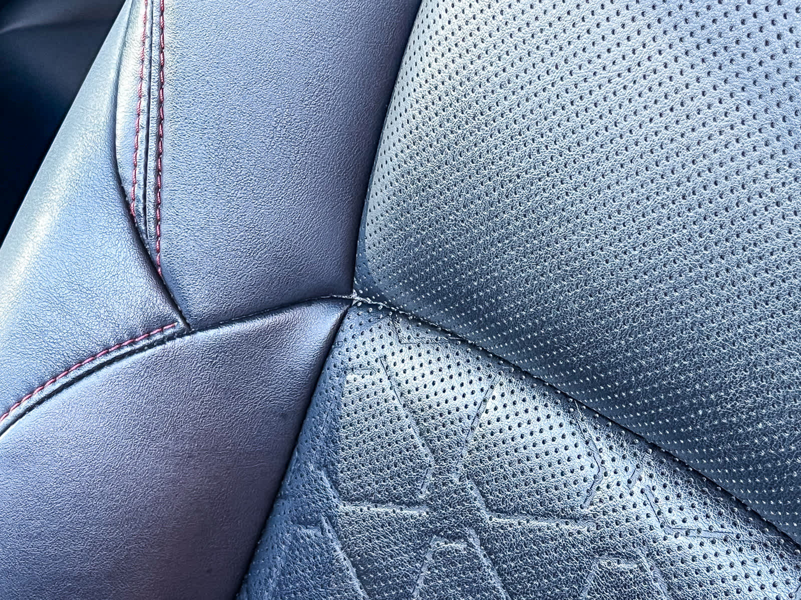 Thumbnail: 2022 Toyota RAV4 - 25