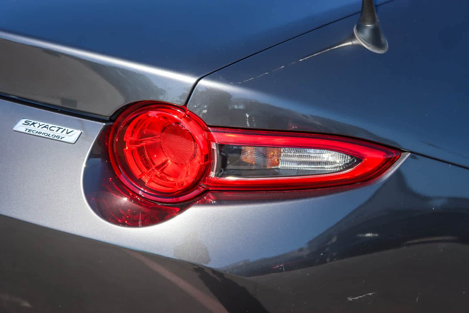 Thumbnail: 2018 Mazda MX-5 Miata - 8