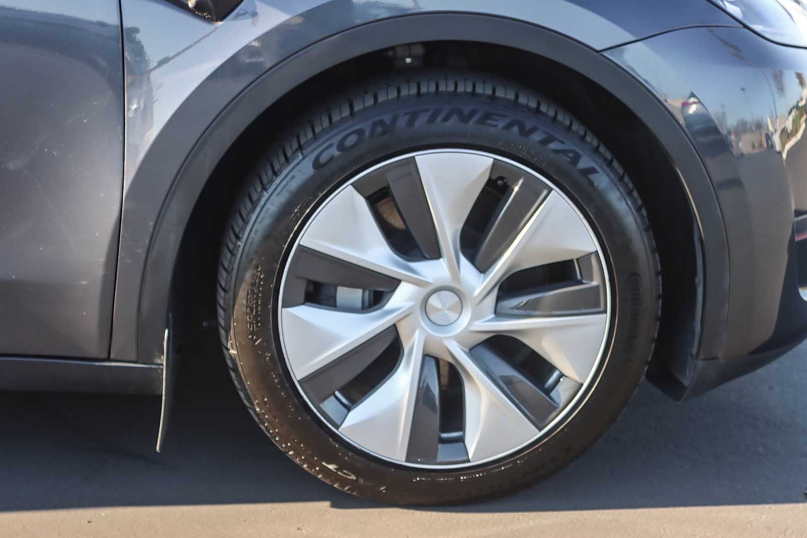 Thumbnail: 2023 Tesla Model Y - 9