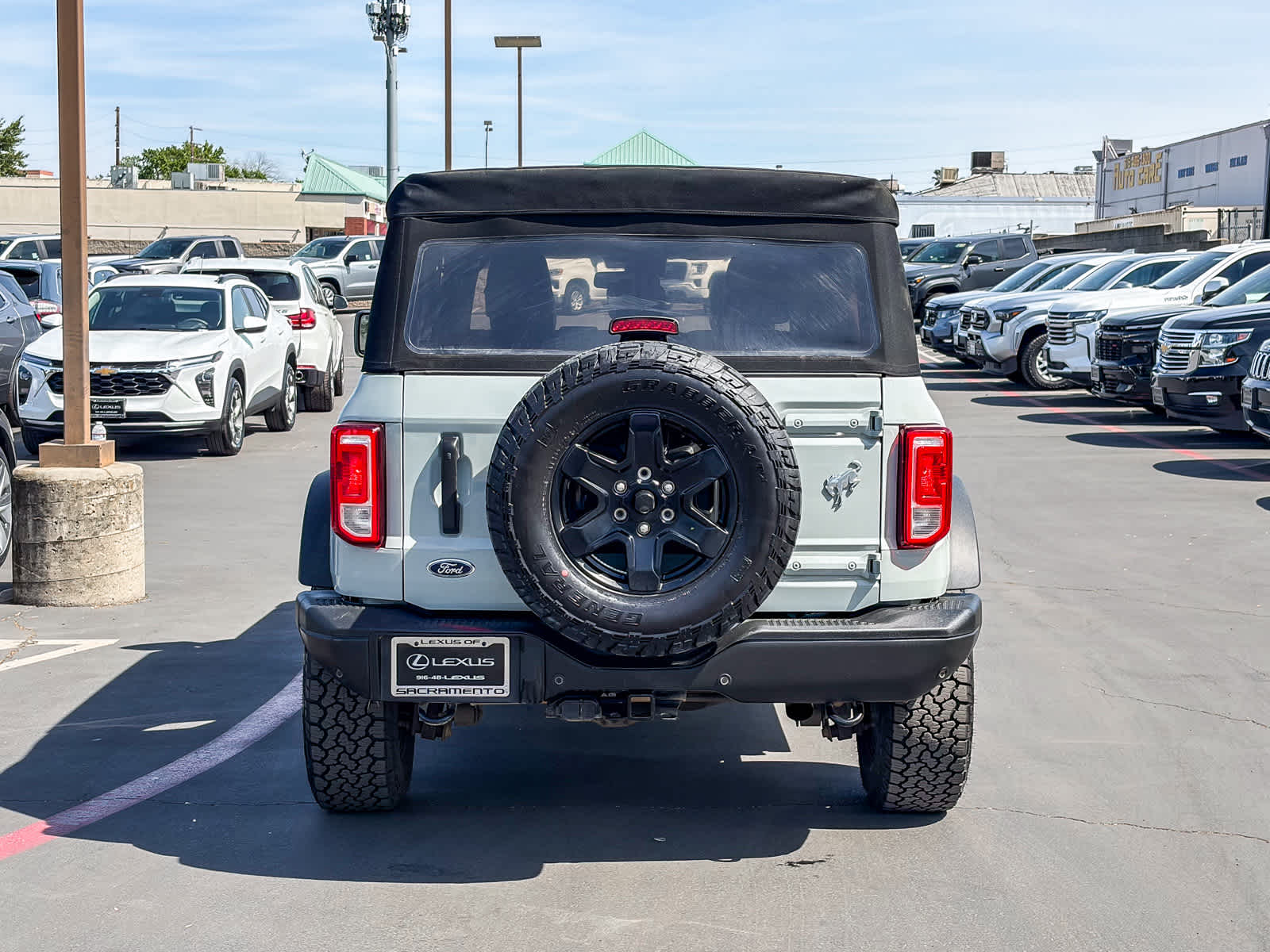 2021 Ford Bronco photo 2