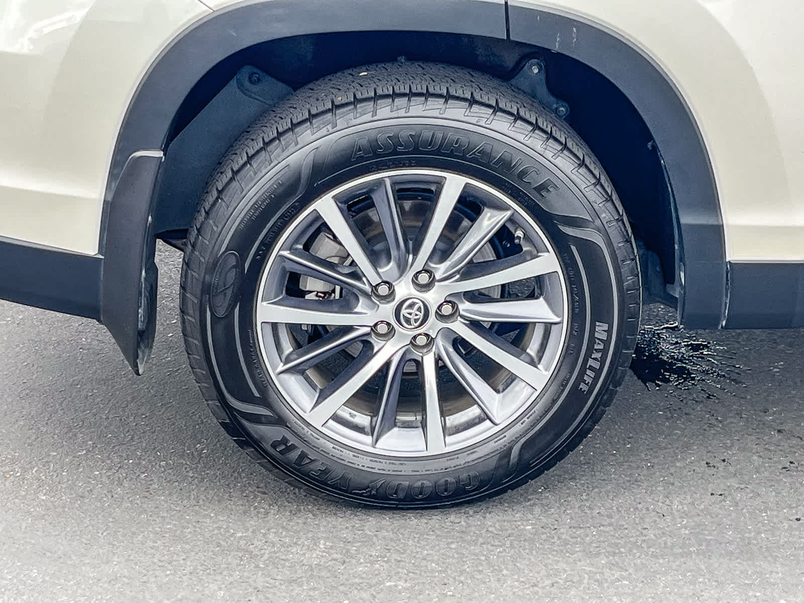 Thumbnail: 2019 Toyota Highlander - 10