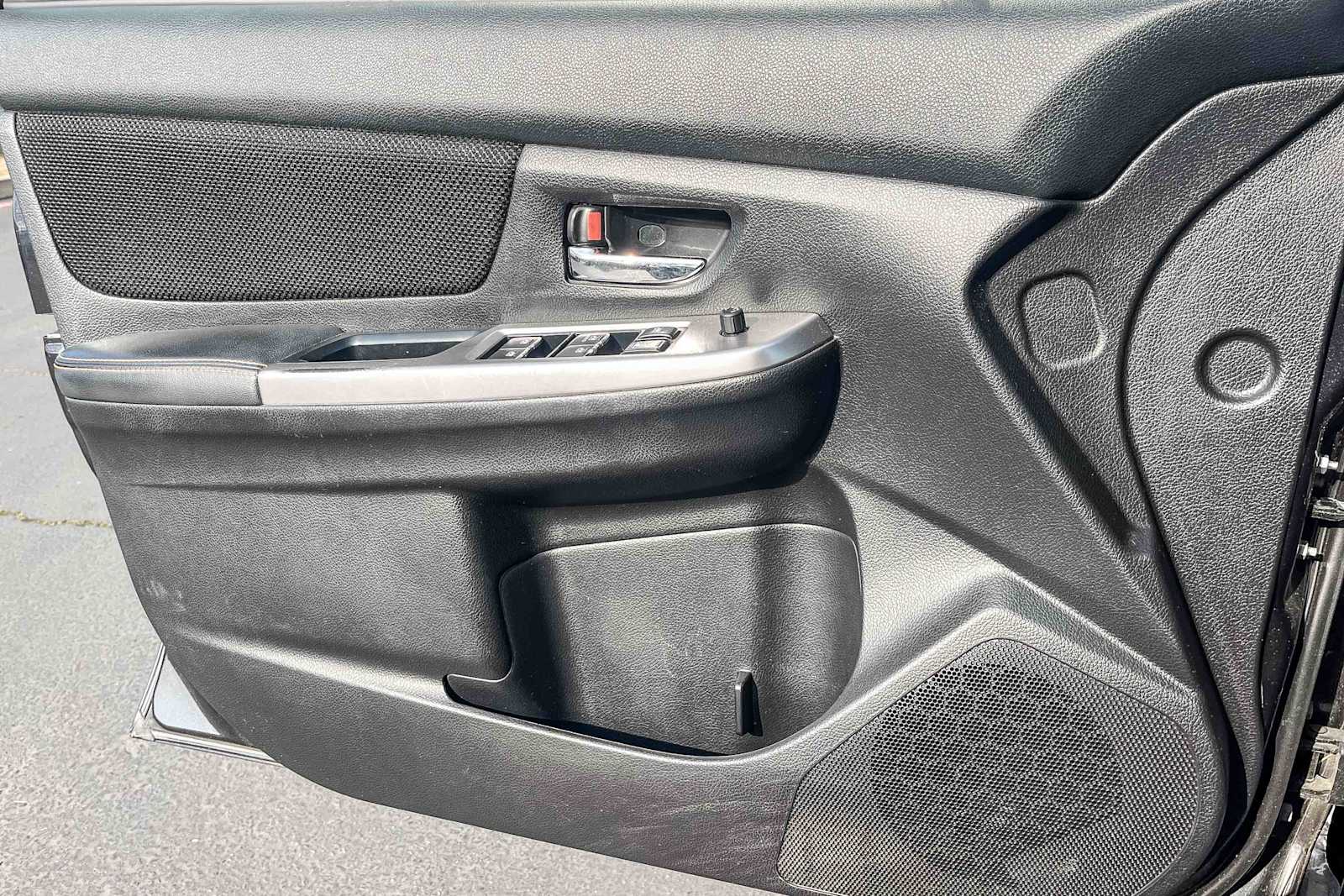 Thumbnail: 2016 Subaru Crosstrek - 18