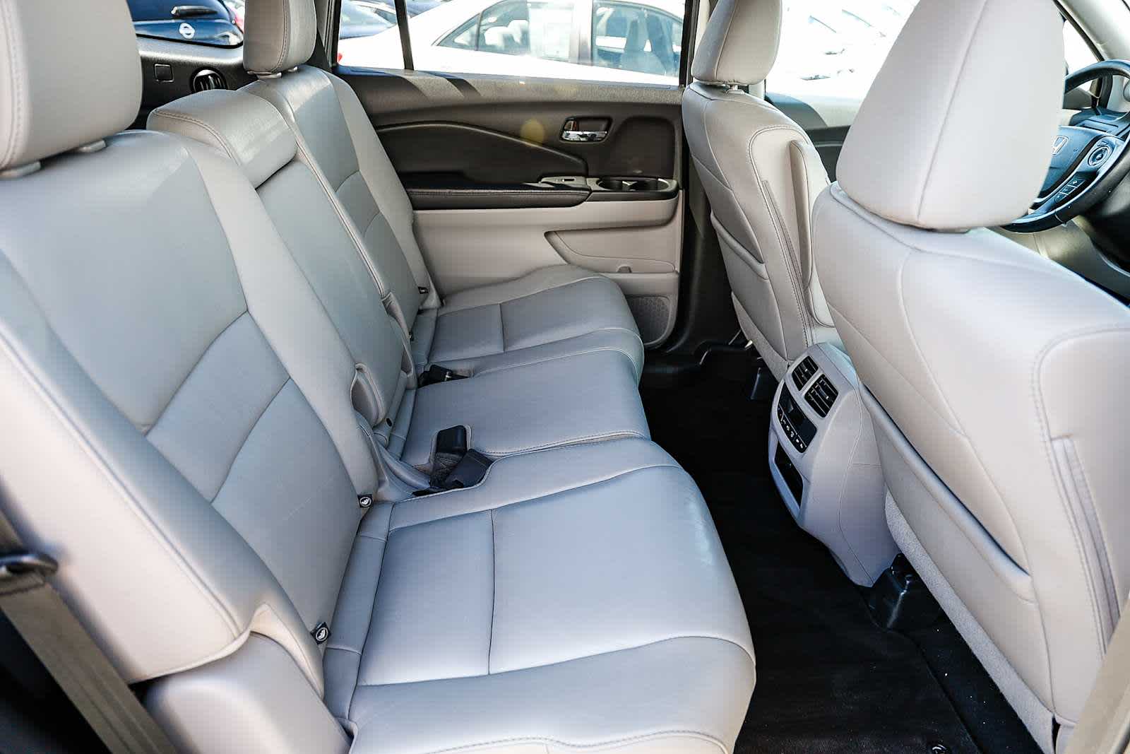 Thumbnail: 2017 Honda Pilot - 44