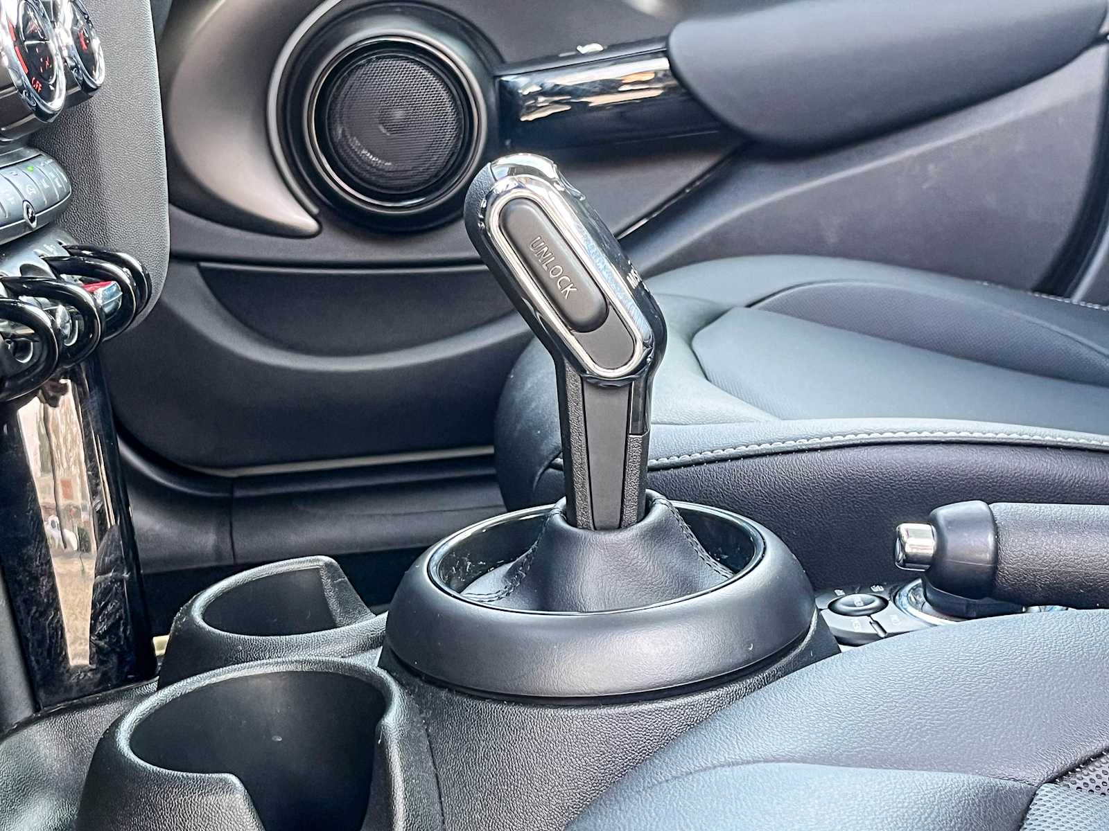 Thumbnail: 2023 MINI Cooper Hardtop - 21