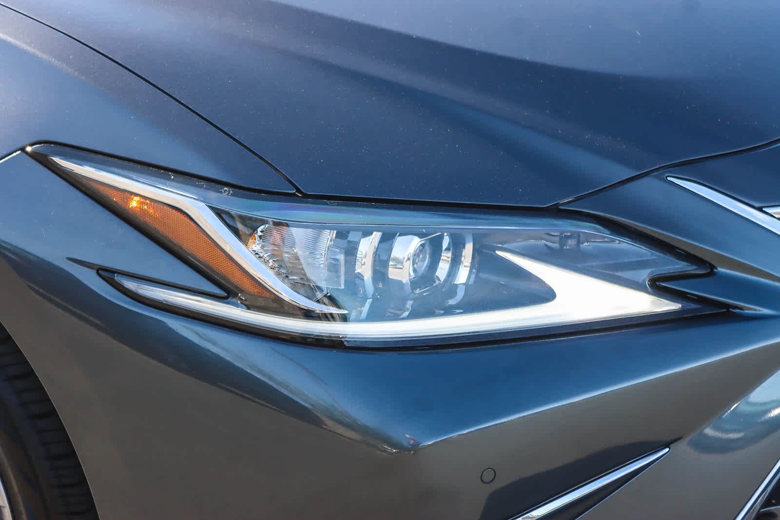 Thumbnail: 2022 Lexus ES - 7