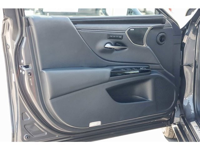 Thumbnail: 2025 Lexus ES - 23