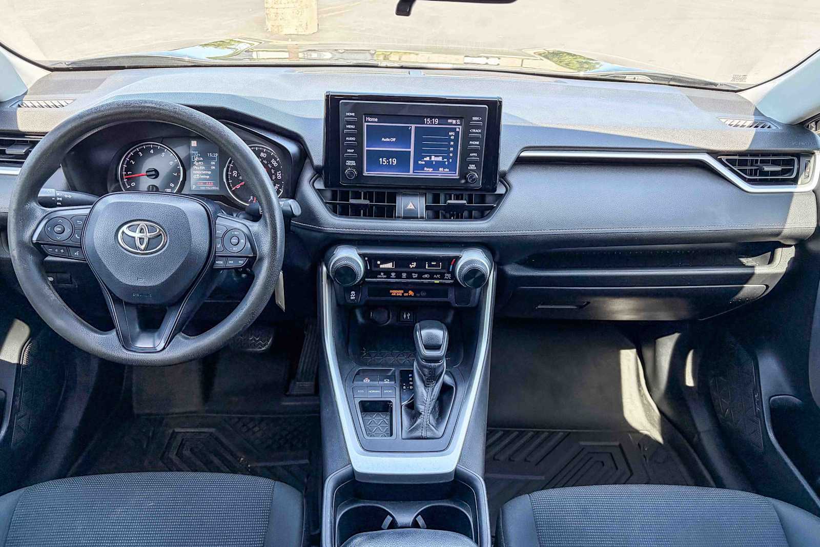 Thumbnail: 2019 Toyota RAV4 - 11