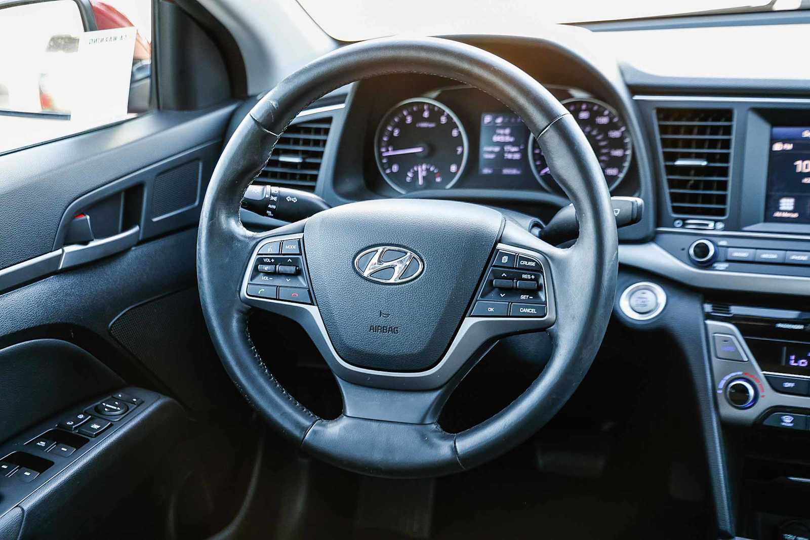 Thumbnail: 2017 Hyundai Elantra - 14