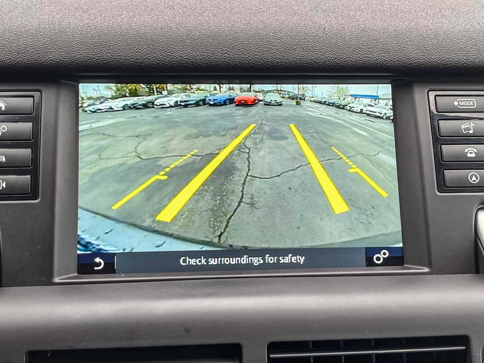 Thumbnail: 2017 Land Rover Discovery Sport - 22