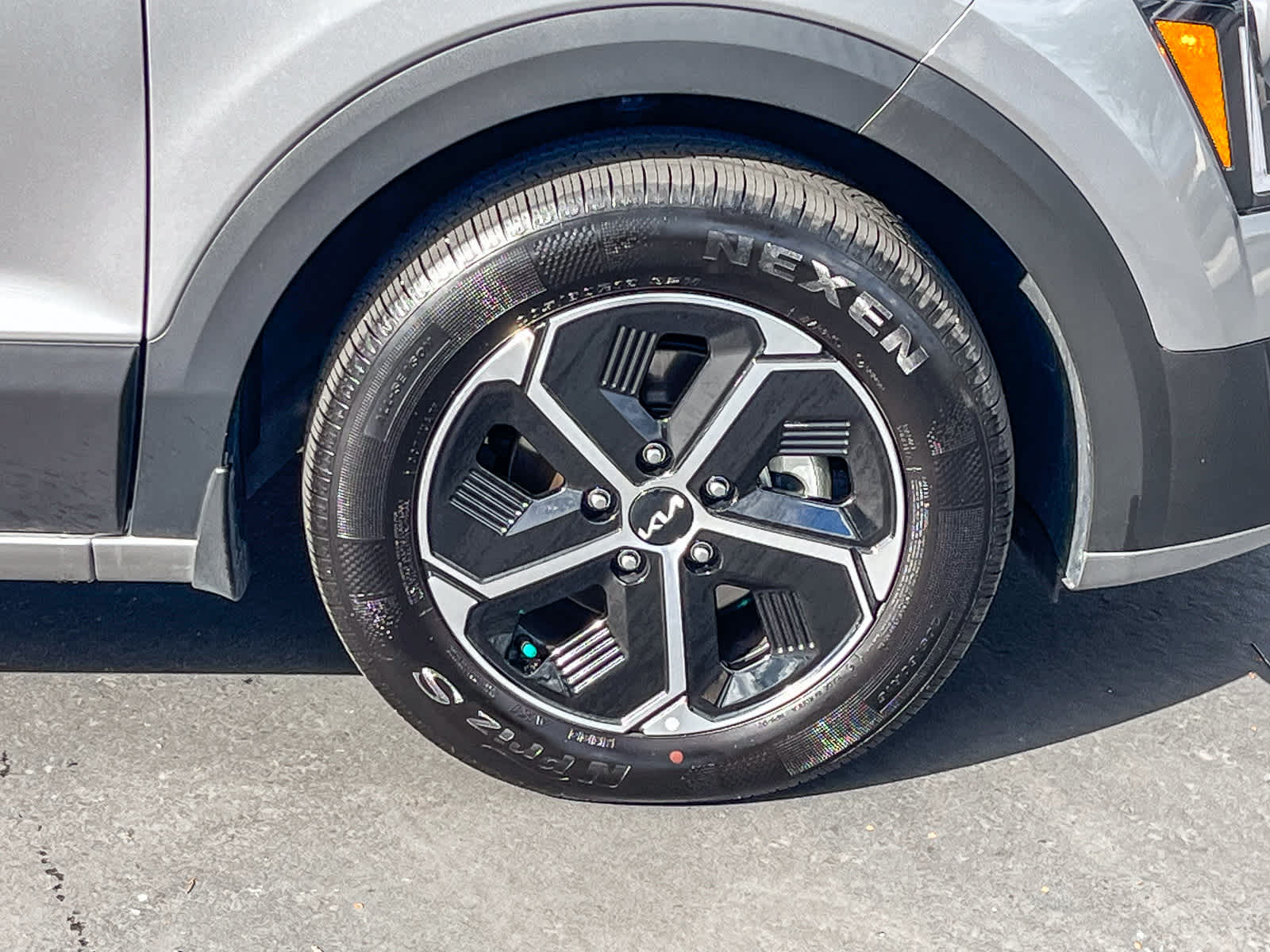 Thumbnail: 2024 Kia Niro - 9