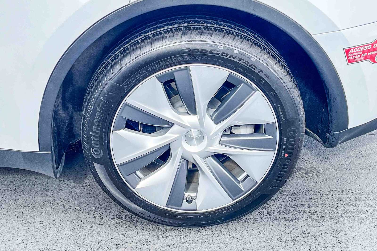 Thumbnail: 2023 Tesla Model Y - 10