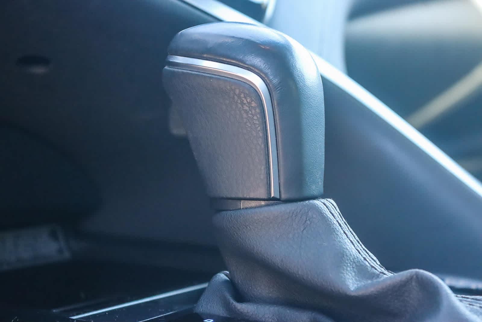 Thumbnail: 2020 Toyota Camry - 18