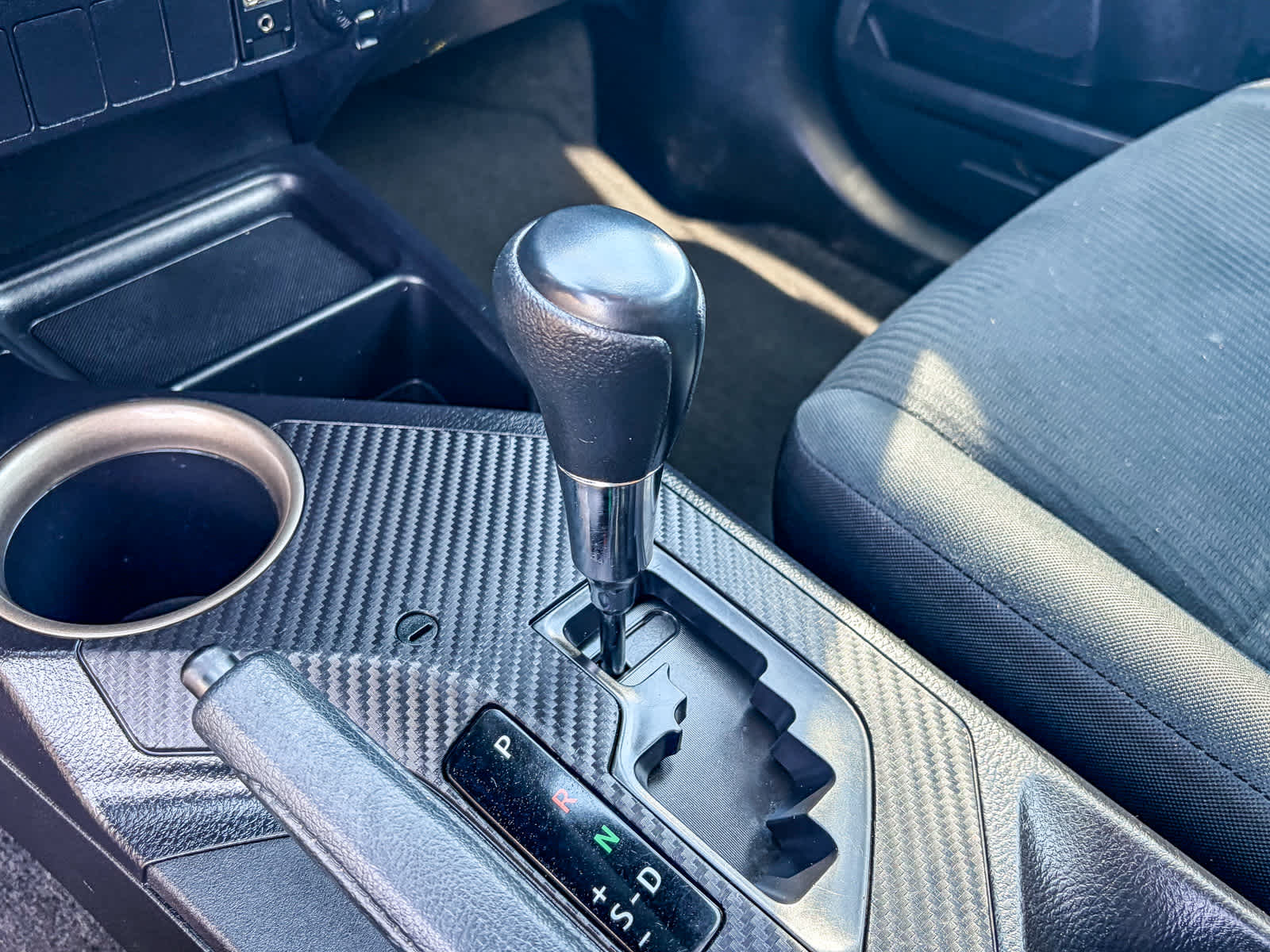 Thumbnail: 2015 Toyota RAV4 - 17