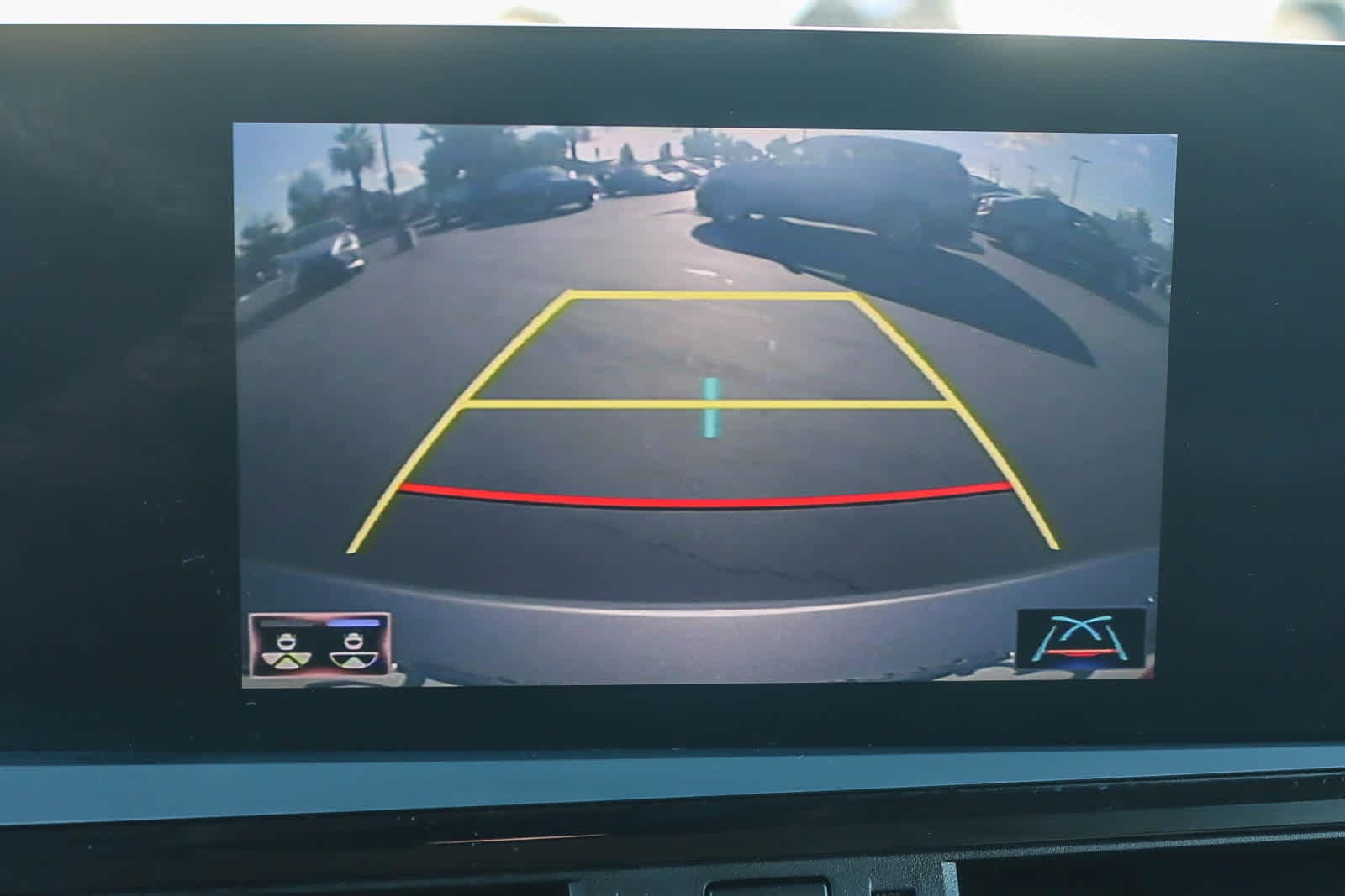 Thumbnail: 2022 Lexus ES - 24